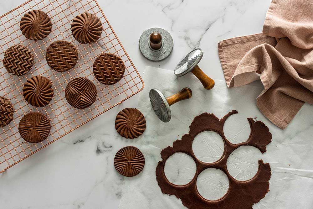 Cara membuat kue stempel coklat