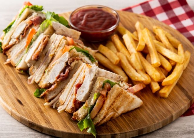 Club Sandwich Buatan Sendiri: 3 trik sempurna