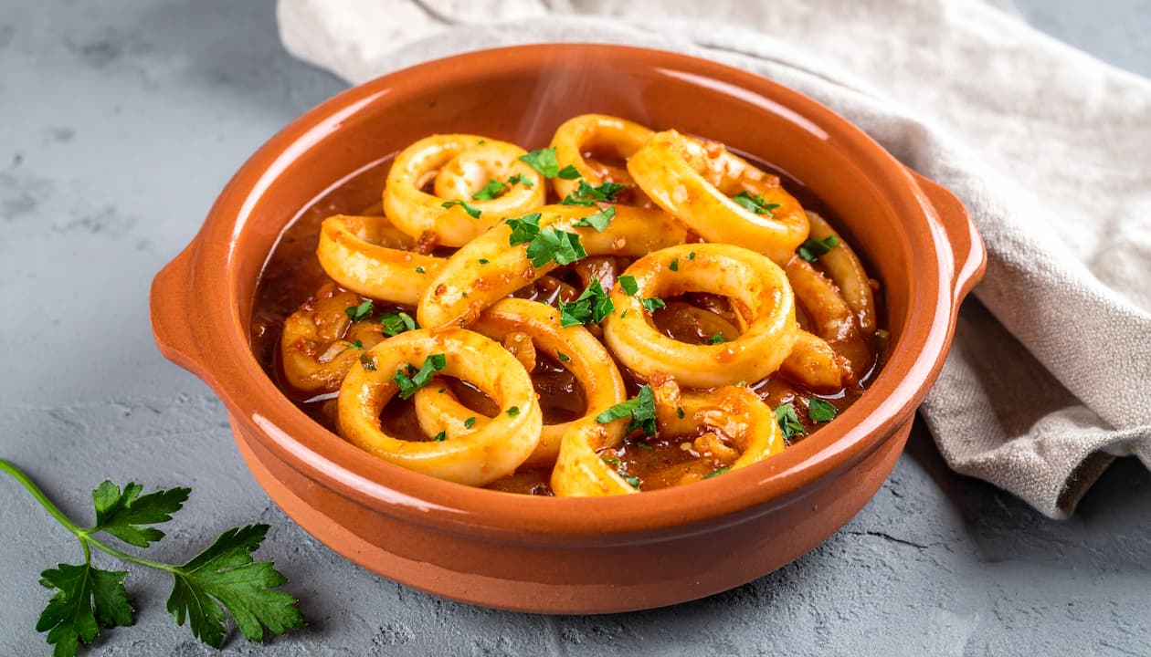 Calamari Encebollados: resep tradisional yang empuk